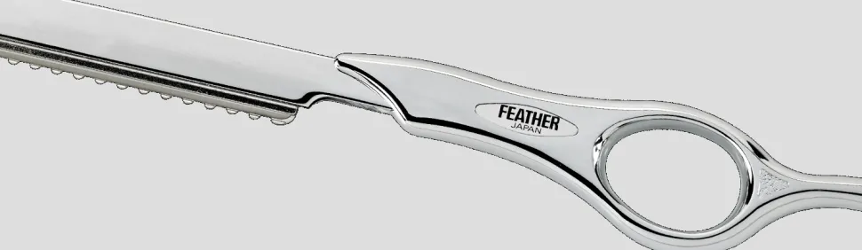 Feather Razor Short Silver
