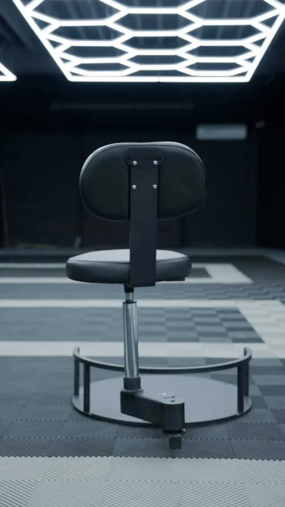 RJ Chairz Ergonomic Floating Cutting Stool